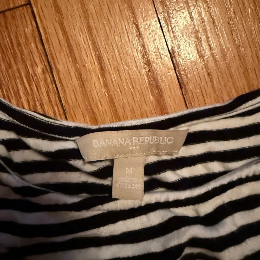 Banana Republic Black and White Fitted Tank Top - Picture 3 of 5